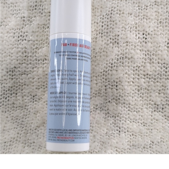 NIB First Aid Beauty Hydrating Serum with Hyaluronic Acid, 50ml/1.7fl oz in Box - Picture 7 of 8